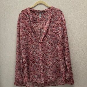 This Kut -from-the cloth gorgeous pink floral blouse is an XL,